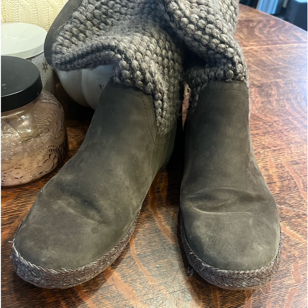 Women's Ugg Australia Lyza Pull On Boots Shoes Size 8.5 US